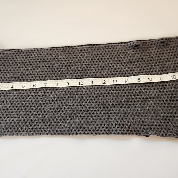 Cashmer Italy Bicolor Reversible Scarf Button Closure Reversible - Picture 8 of 9